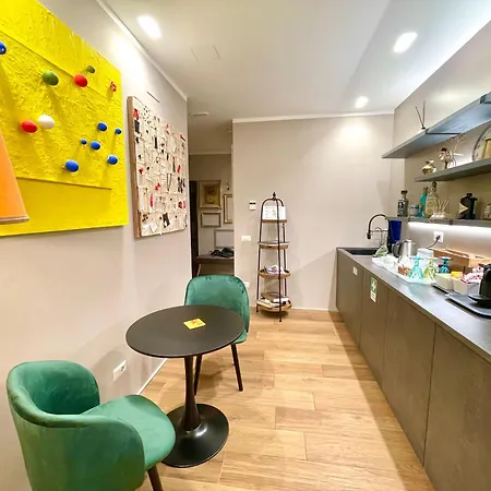 Lucrino 45 By Ale 4* روما