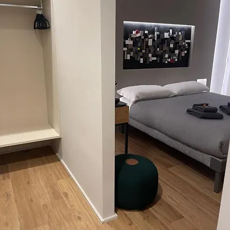 Lucrino 45 By Ale روما